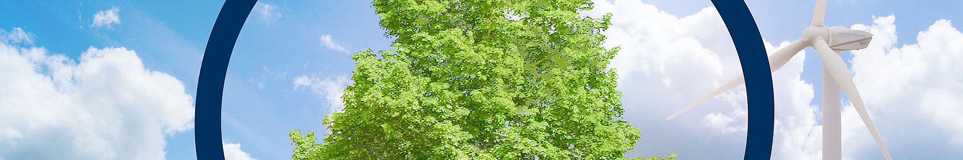 Das Bild zeigt einen grünen Baum in der Mitte und eine Windturbine auf der rechten Seite. Der Hintergrund besteht aus einem blauen Himmel mit weißen Wolken. Um den Baum und die Windturbine ist teilweise ein dunkelblauer Kreisrahmen sichtbar.  Das Motiv vermittelt eine Verbindung von Natur und erneuerbarer Energie als Symbol für Nachhaltigkeit oder Umweltbewusstsein.
