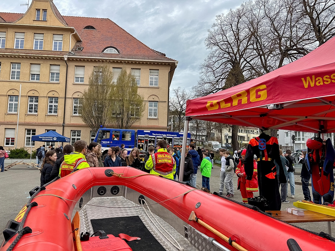 Rettungsboot am DLRG-Infostand
