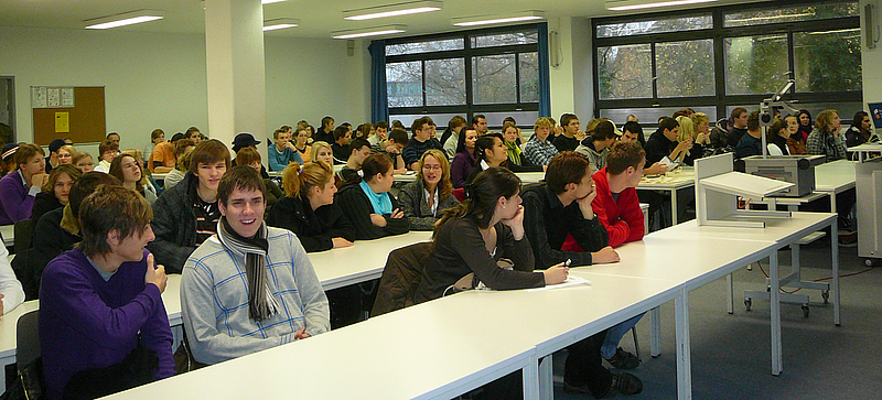 Schüler beim Studieninformationstag
