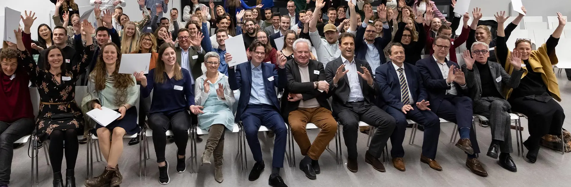 Sliderbild Deutschlandstipendium. Das Bild zeigt das Publikum bei der  Preisvergabe.